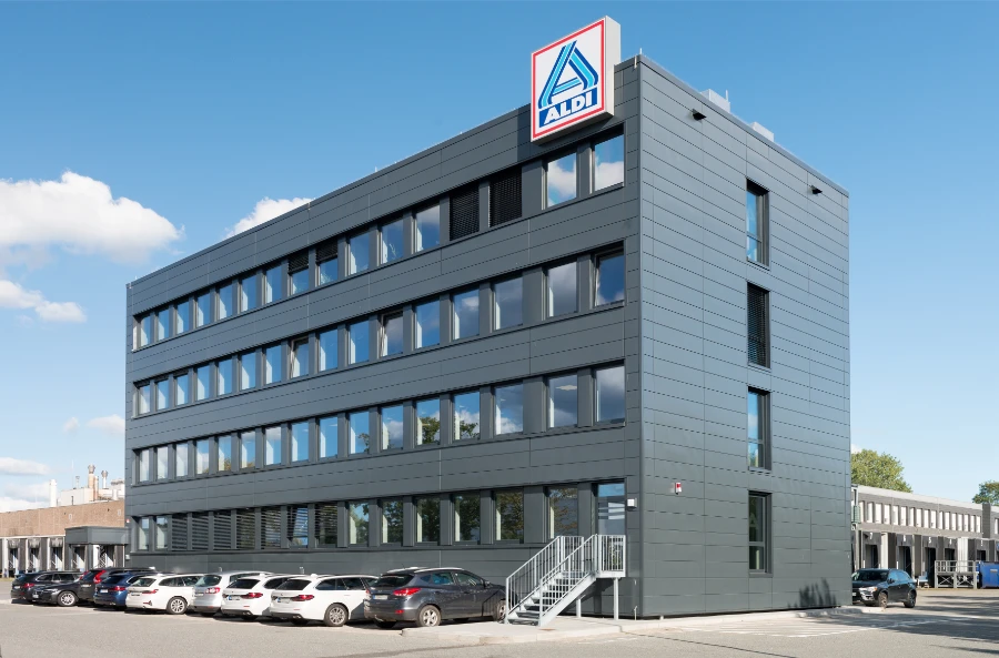Das kernsanierte ALDI Verwaltungsgebäudes in Weyhe.